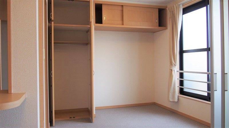 レオパレスおかのごう 寝室