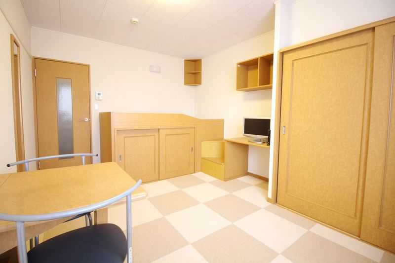 レオパレスドミール　今川 寝室