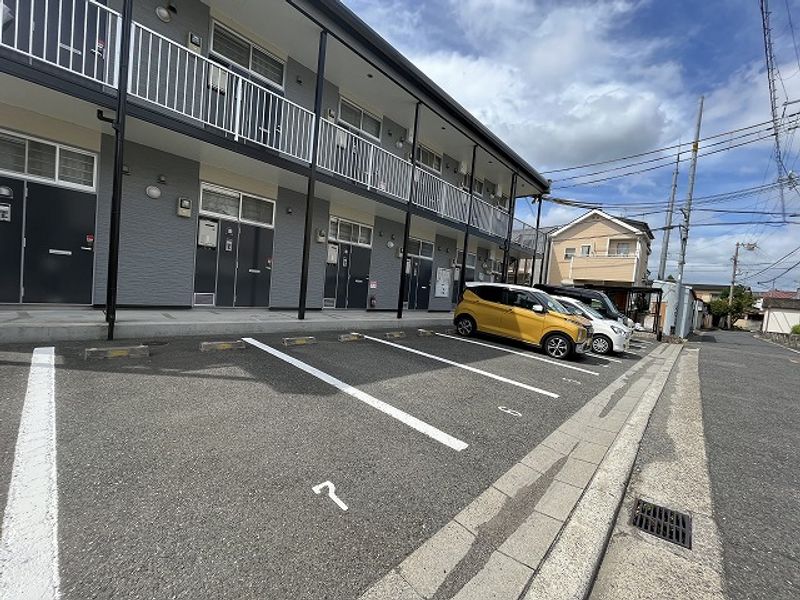 レオパレス国栄 駐車場