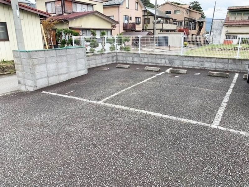 レオパレスＩ・Ｋ２００１ 駐車場