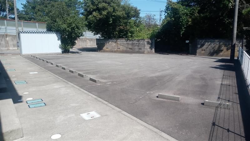 レオパレスＳＡＮＣＴＵＡＲＹ 駐車場