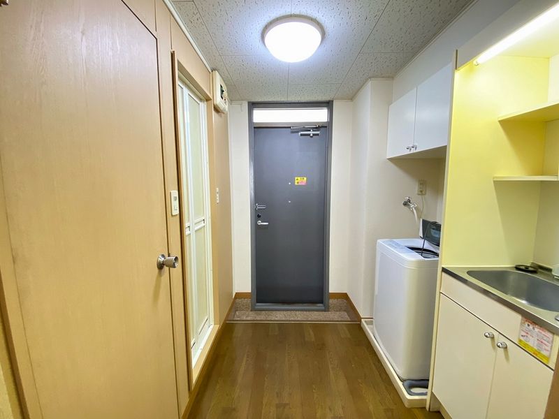 レオパレスドミールＢ館 玄関