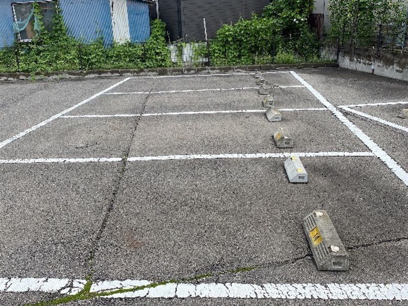 レオパレスカタソネ 駐車場