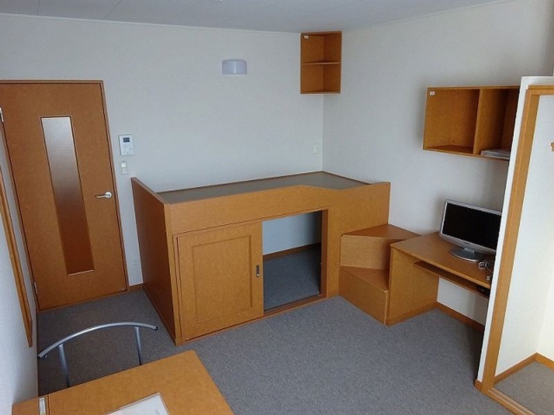 レオパレス日向坂 居間