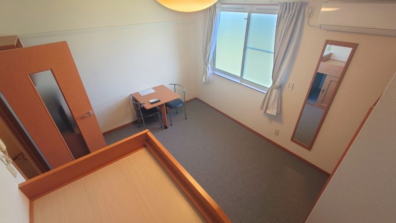 レオパレスラ・ティーダⅡ 居間