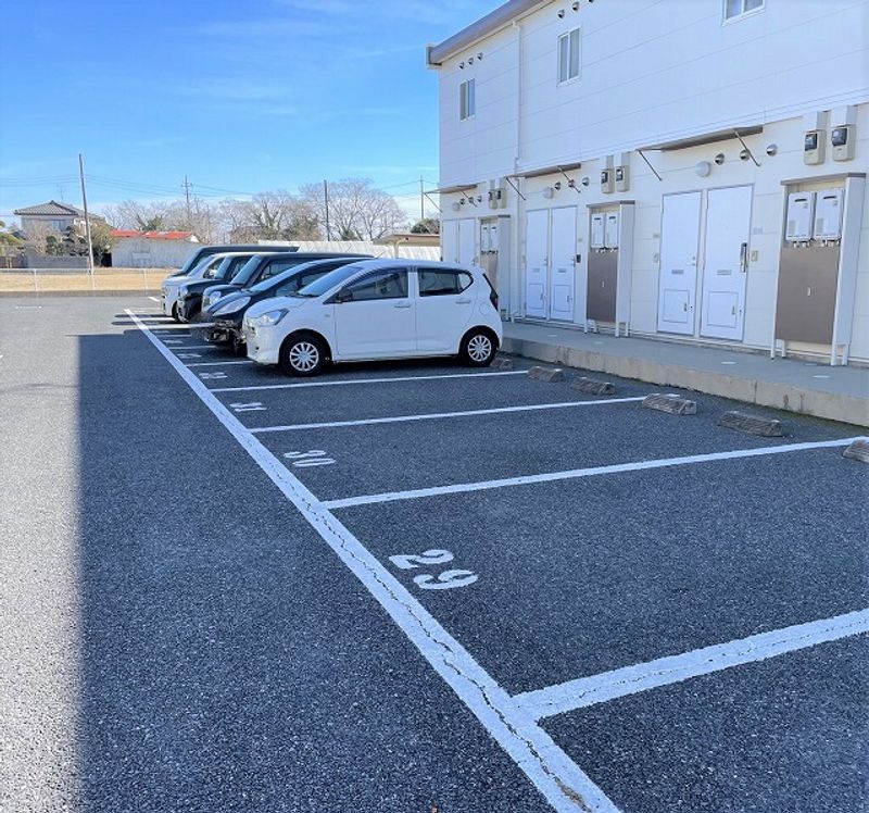 レオパレスロジュマンⅡ 駐車場