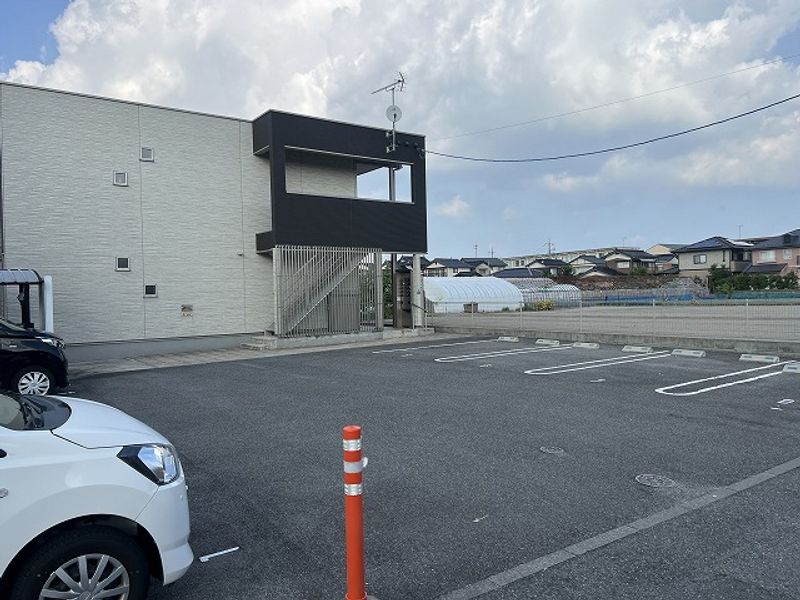 クレイノリバーサイドⅡ 駐車場