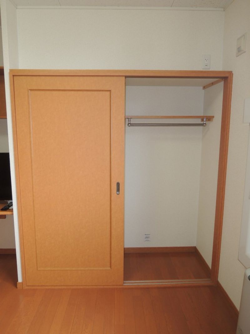 レオパレスサニーハイツ澄川 収納
