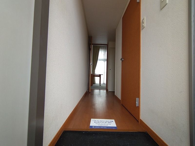 レオパレスリオ 玄関