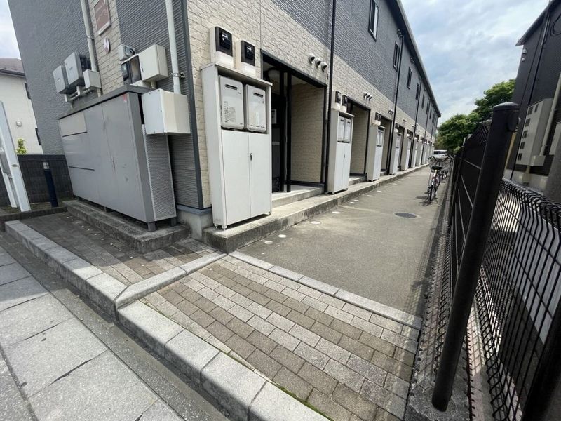 レオパレスベルウィング エントランス