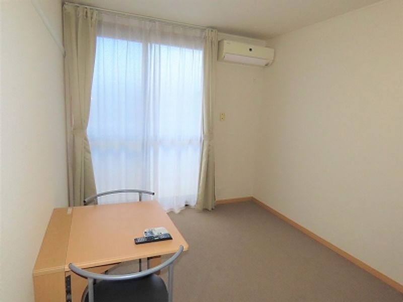 レオパレスアップル 居間