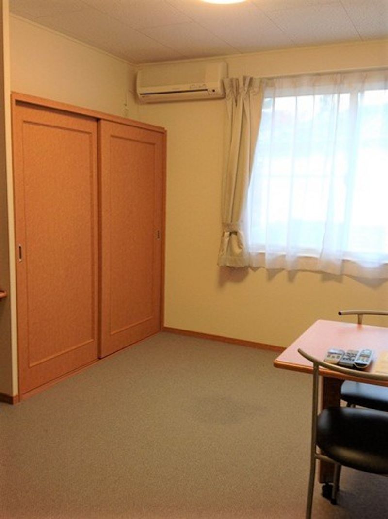レオパレスディアコートＢ 居間
