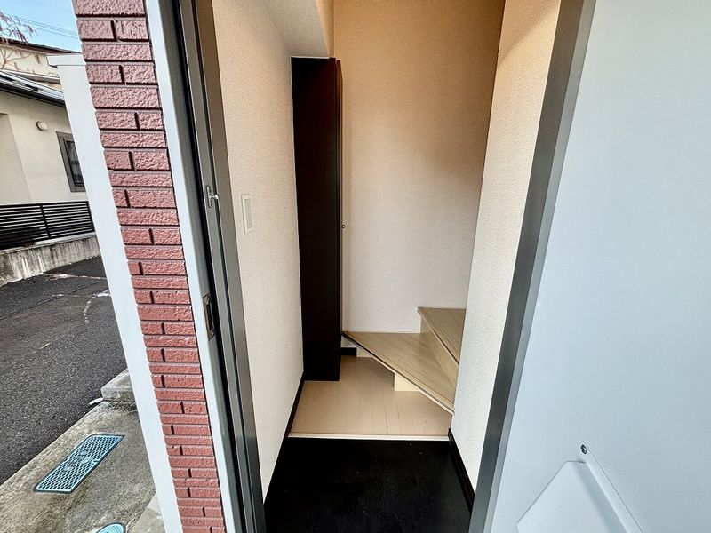 レオネクストＣｒｉｂ銀座 玄関