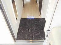 ミランダ宇那木山 玄関