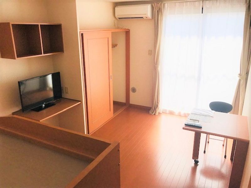 レオパレスリバーパーク花見川 居間