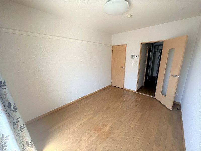 レオパレスプランドール鶴見 居間