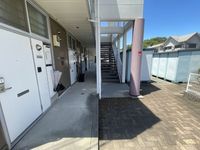 レオパレスロイヤル エントランス