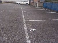 レオパレスプランドールⅡ 駐車場
