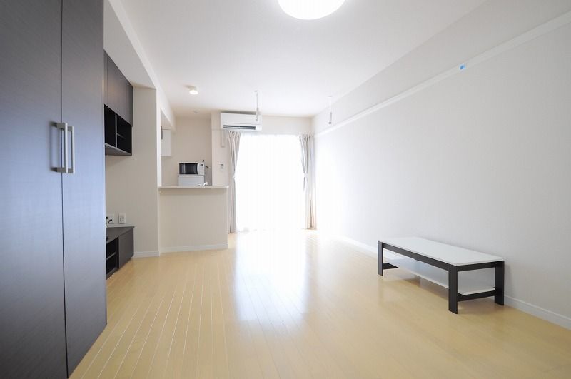 レオネクストＫＳＰＩＲＩＴ山桃 居間