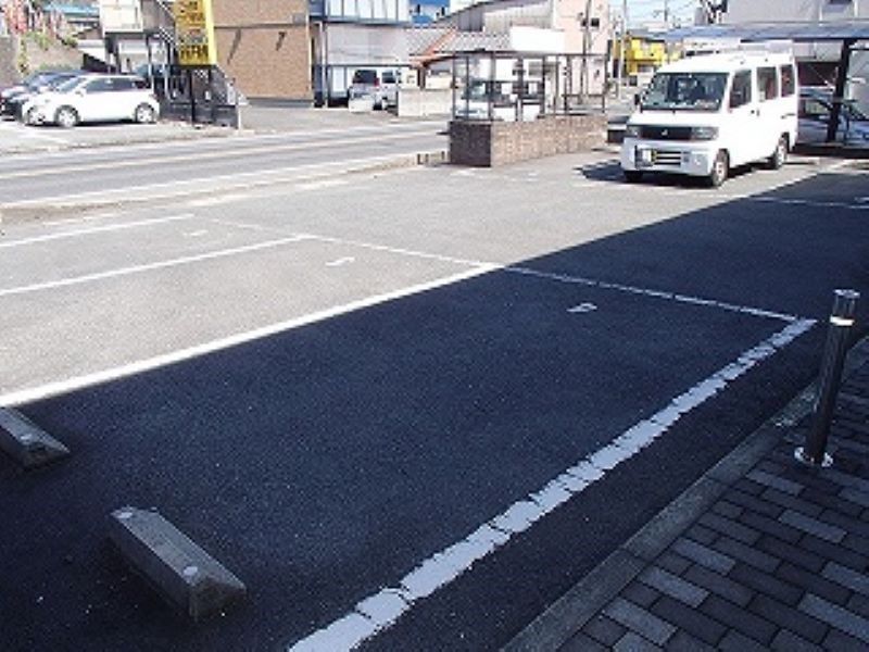 レオパレス大石 駐車場