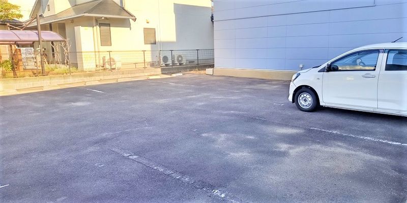 レオパレスあさひ 駐車場