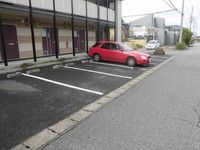 レオパレスＢｏｎｊｏｕｒ新崎 駐車場