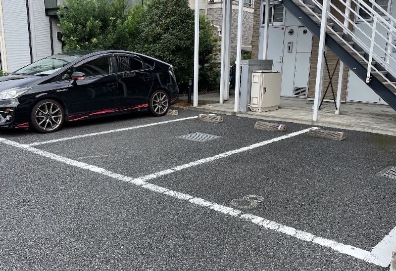 レオパレスマロンフィルド 駐車場