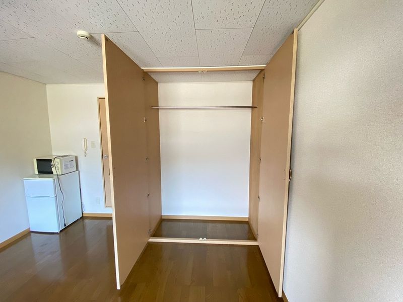 レオパレスアズィールＡ 収納