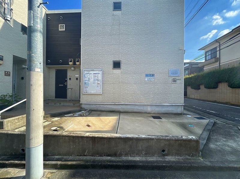 レオネクストエーリラフトリー 共用部分