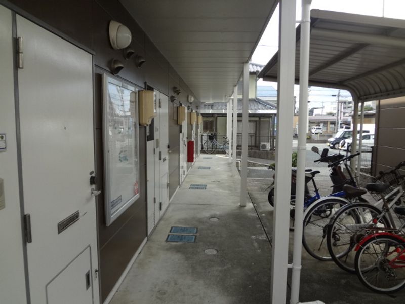 レオパレストルネード 共用部分