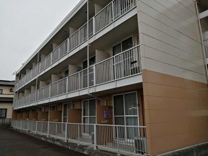 レオパレスアルシオネ 外観