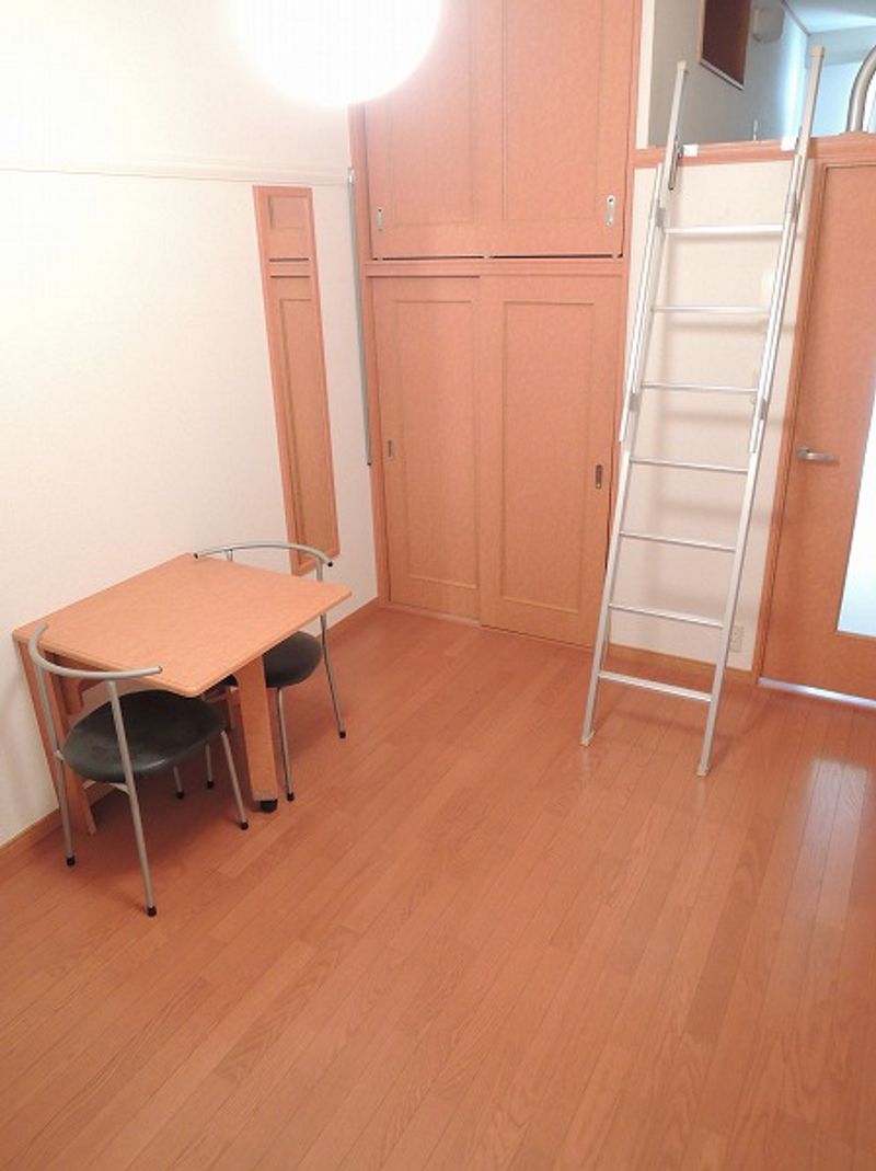 レオパレス丸山 居間