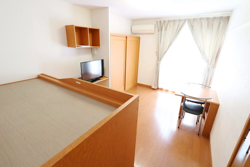 レオパレスプロバンス 居間
