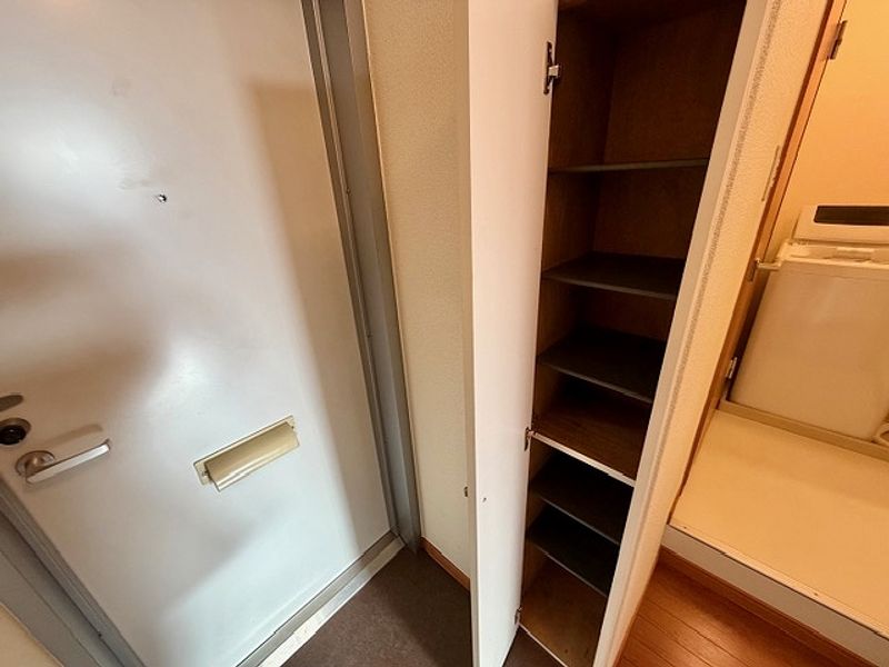 レオパレスブリッシュ西原 玄関