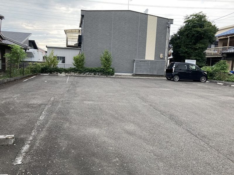 レオパレス川部 駐車場