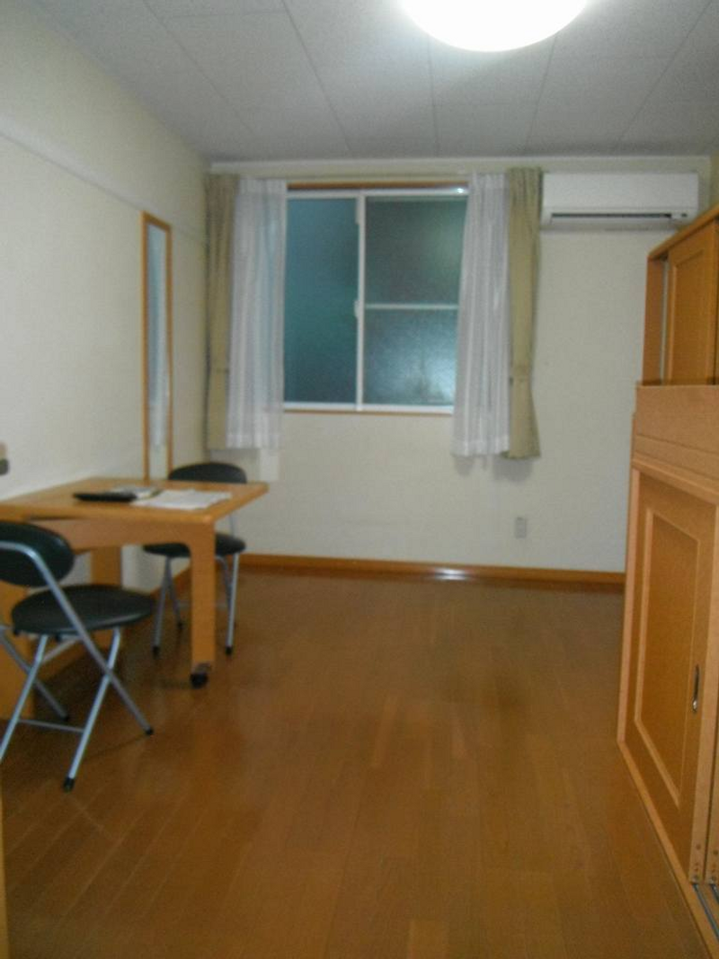 レオパレスイン 居間