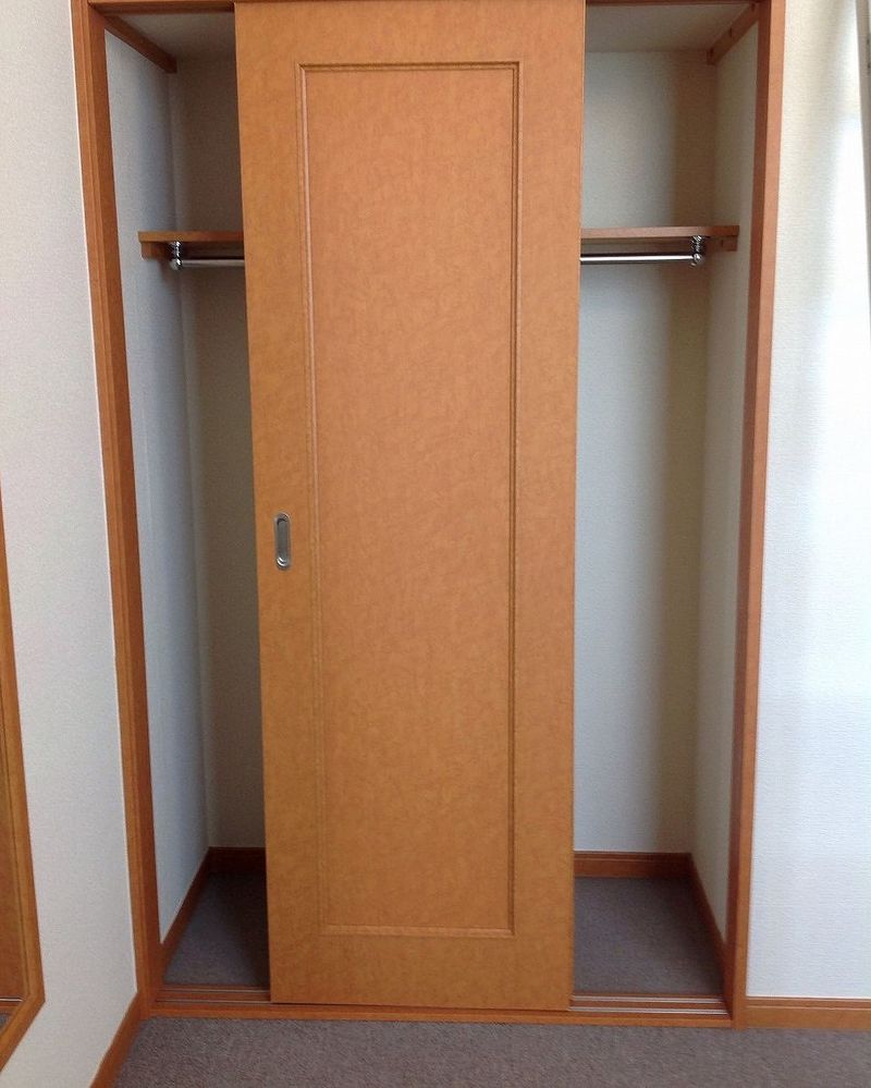 レオパレストラディショナル 収納