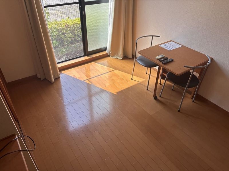 レオパレスＴＡＴＳＵＭＩ 居間