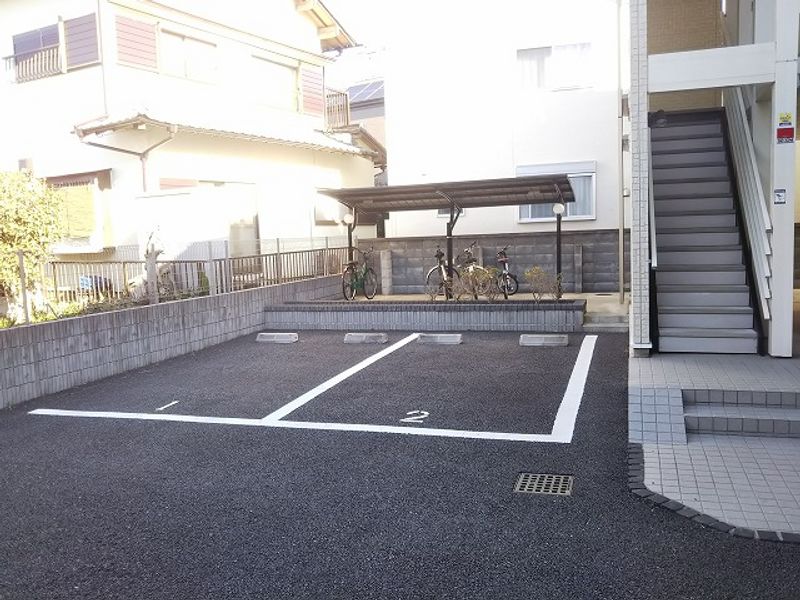 レオネクストスフィア田中 駐車場