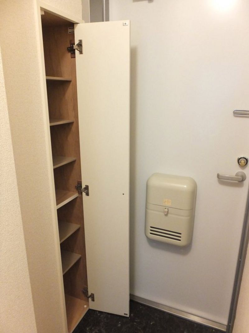 レオパレススター 玄関