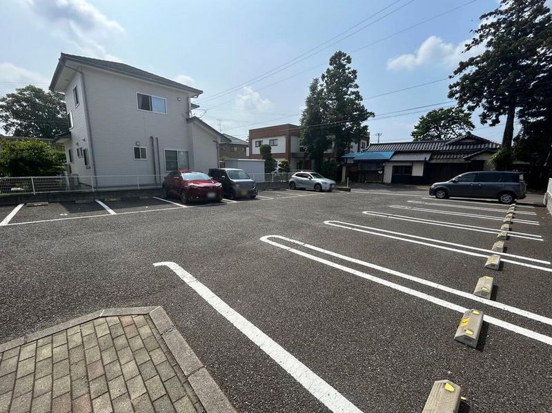 レオパレスセドナ　西福島 駐車場