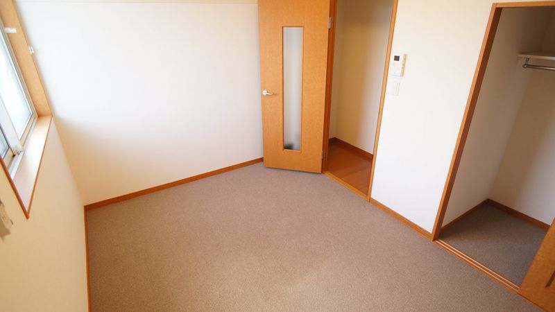 レオパレス安里 居間