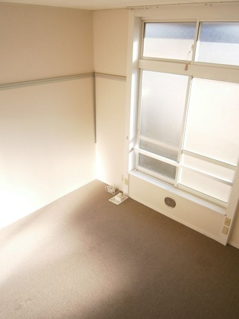 レオパレスサンライズⅠ 居間