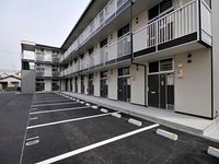 レオパレスコスモスⅡ 駐車場