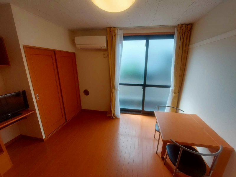 レオパレスＳＨＩＮＷＡ 居間