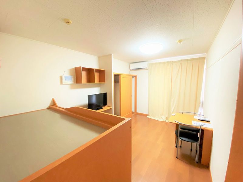 レオパレスめぐみ 居間
