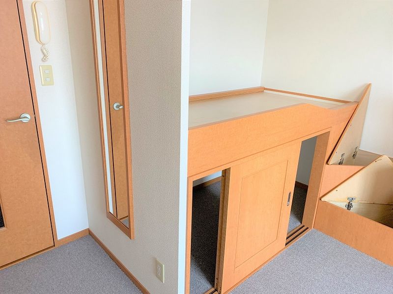 レオパレスニュータウン 居間