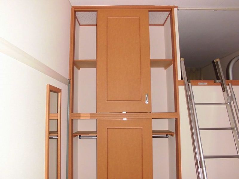 レオパレス新町 収納