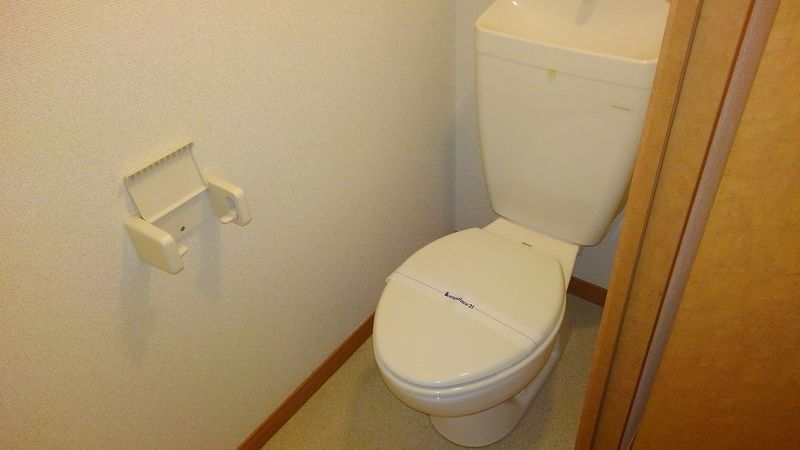 レオパレスコーポ　バードヒル トイレ