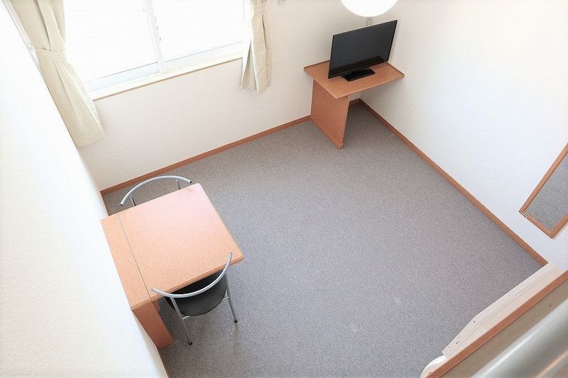 レオパレスリバー 居間